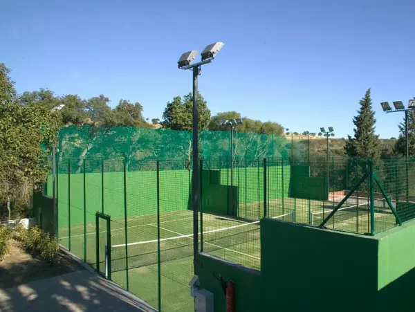 Terrain de padel : Hotel Encinar de Sotogrande, Andalousie - photo 2