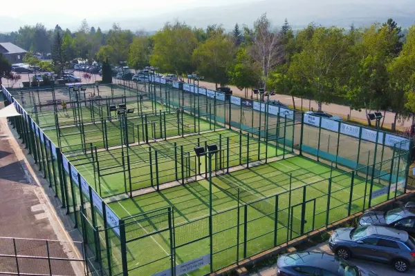 Pista de pádel en Hotel Fontanals Golf, Cataluña - foto 1