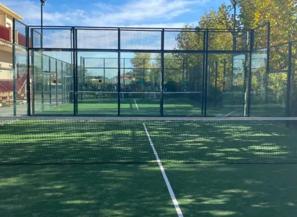 Pista de pádel en Hotel La Ermita, Comunidad de Madrid - foto 3