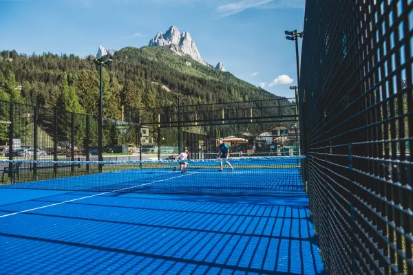 Terrain de padel : Hotel Ladinia Dolomites View, Haut-Adige - photo 1