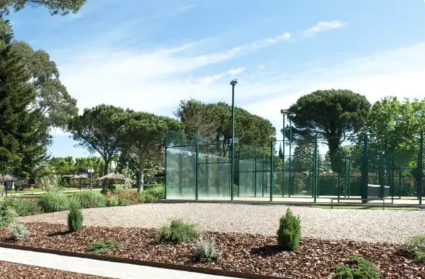 Pista de pádel en Hotel Mas Solà, Cataluña - foto 1