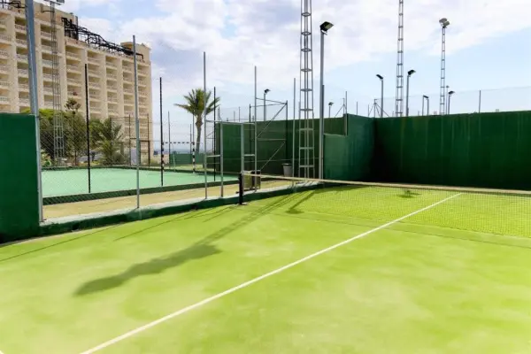 Pista de pádel en Hotel Moon Dreams Portomagno, Andalucía - foto 3