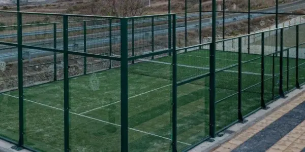 Padelplatz bei Hotel Palacio Ivan Tarin, Aragonien - Foto 1