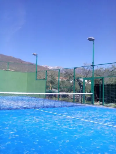 Padelplatz bei Hotel Rural La Covacha, Extremadura - Foto 1