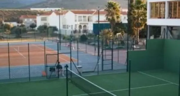 Padelplatz bei Hotel Rural Sierra De Segura, Andalusien - Foto 1