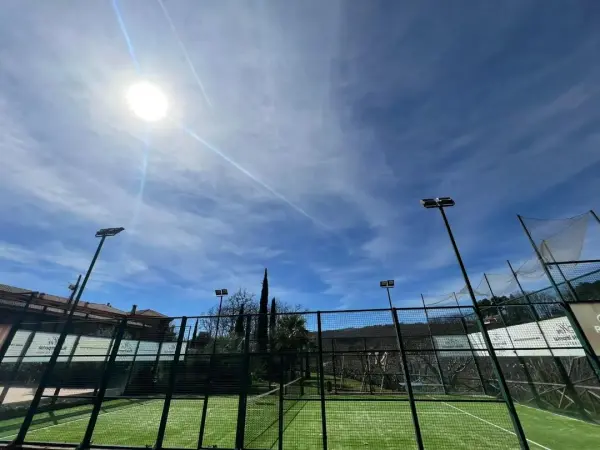Padelplatz bei Hotel Ruta Imperial, Extremadura - Foto 1