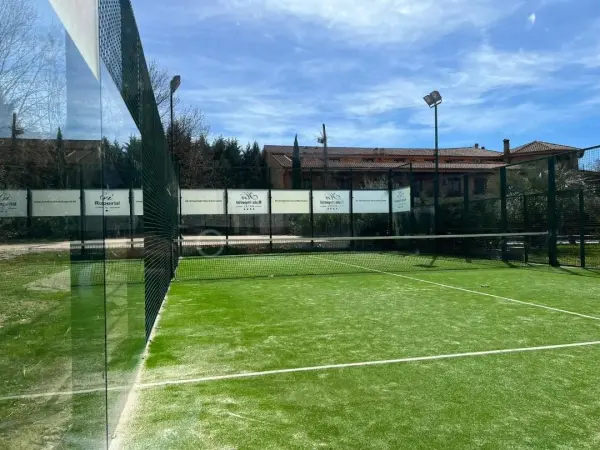 Padelplatz bei Hotel Ruta Imperial, Extremadura - Foto 2