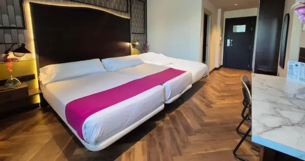 Hotel Vértice Sevilla Aljarafe - Hotelfoto 2