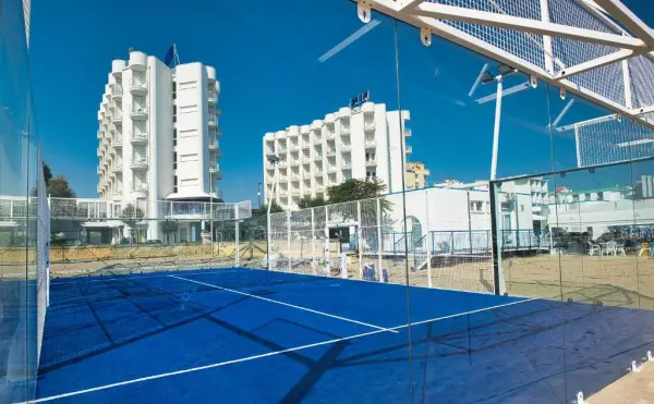 Padelplatz bei HR Resort, Senigallia - Foto 1