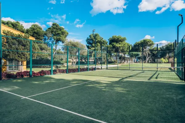Padelplatz bei Iberostar Waves Club Cala Barca All Inclusive, Balearen - Foto 2
