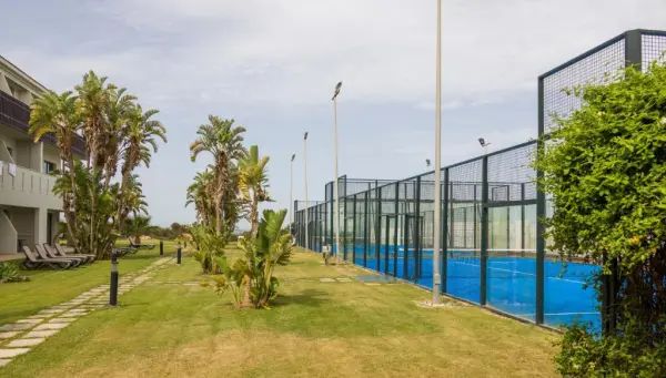 Padelplatz bei Ilunion Calas de Conil, Andalusien - Foto 3