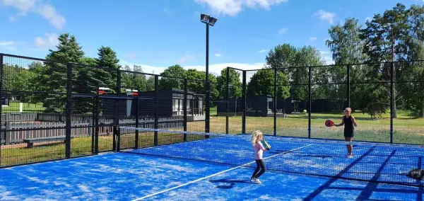 Pista de pádel en Käringsund Resort & Conference, Islas Åland - foto 1