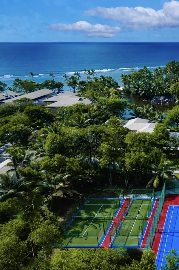 Padelplatz bei Kempinski Seychelles Resort, Süd-Mahé - Foto 1