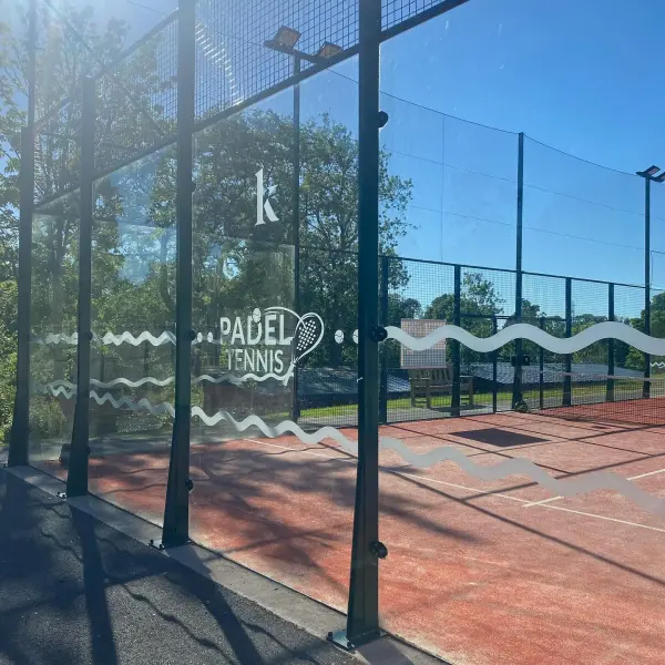 Padelplatz bei Killyhevlin Lakeside Hotel & Lodges, Enniskillen - Foto 1