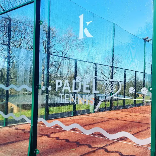 Padelplatz bei Killyhevlin Lakeside Hotel & Lodges, Enniskillen - Foto 2