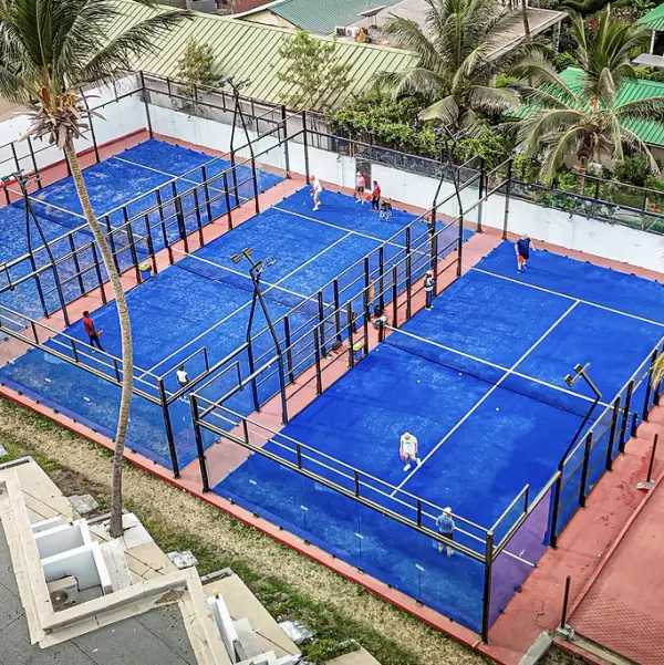 Pista de pádel en Kombo Beach Resort, Región Occidental - foto 1