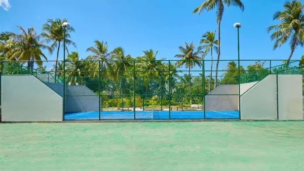 Terrain de padel : Kuredu Resort & Spa, Atoll de Lhaviyani - photo 4