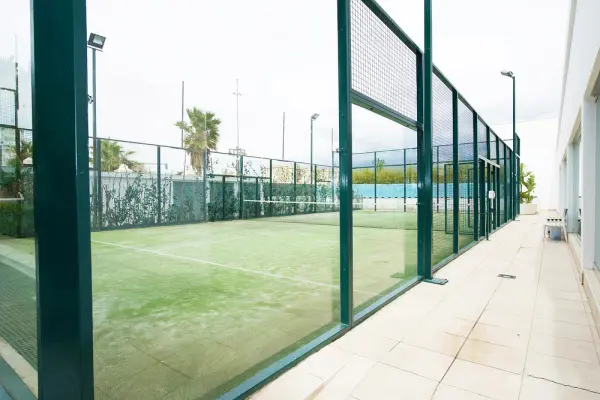 Padelplatz bei Las Arenas Balneario Resort, Region Valencia - Foto 1