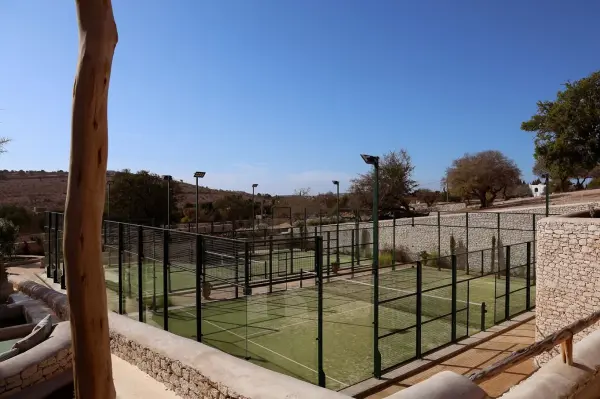 Padelplatz bei Le Jardin des Douars, Marrakesch-Safi - Foto 3