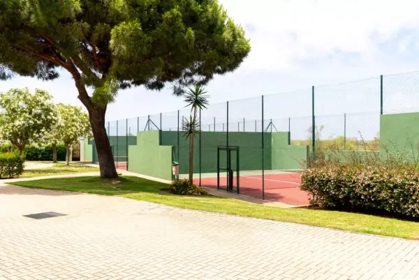 Pista de pádel en Leo San Bruno, Andalucía - foto 1