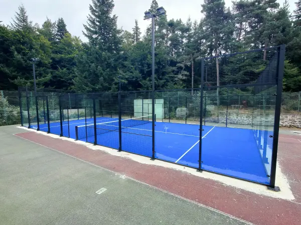 Padel court at Logis Hôtel Clair Matin, Auvergne-Rhône-Alpes - photo 2