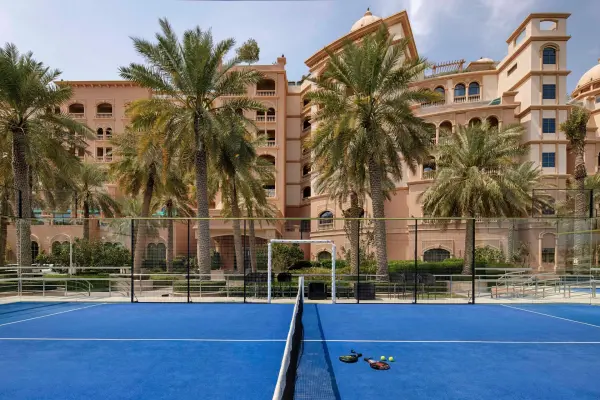 Padelplatz bei Marsa Malaz Kempinski, The Pearl, Doha - Foto 3