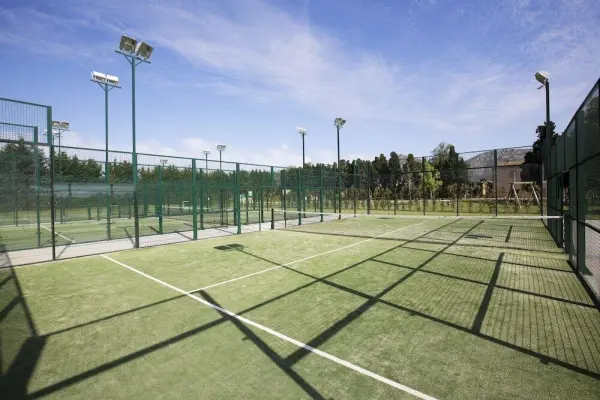 Pista de pádel en Moli del Mig by URH, España - foto 1
