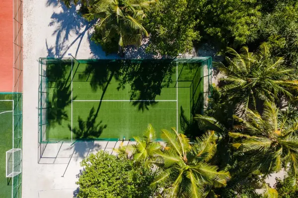 Padelplatz bei NAKAI Alimathà Resort, Vaavu-Atoll - Foto 2