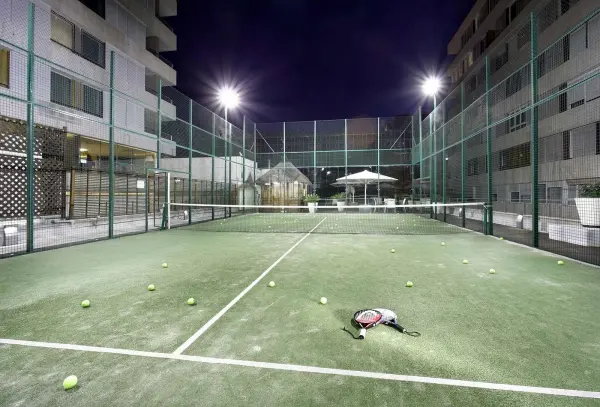 Terrain de padel : NH Collection Madrid Eurobuilding, Madrid - photo 1