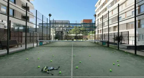 Terrain de padel : NH Collection Madrid Eurobuilding, Madrid - photo 2