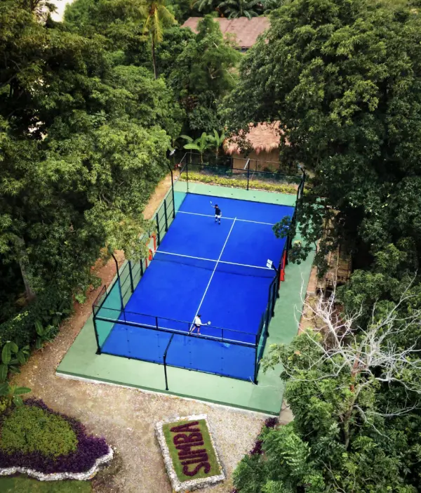 Padelplatz bei NIHI Sumba - 50 Best Hotels of the World, West-Sumba - Foto 1