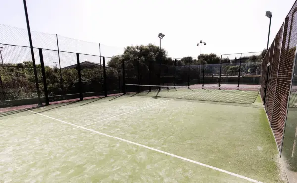 Padelplatz bei Occidental Menorca, Balearen - Foto 2