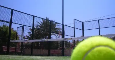 Padel court at Occidental Pueblo Acantilado, Valencian Community - photo 1