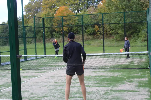 Padelplatz bei Ollestad gård, Västra Götaland - Foto 2