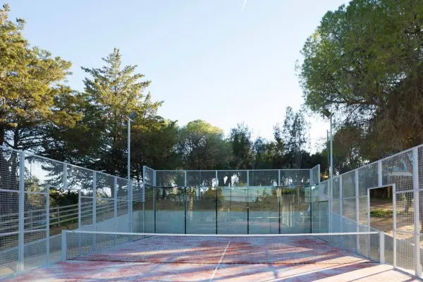 Pista de pádel en OZADI Tavira Hotel, Algarve - foto 1