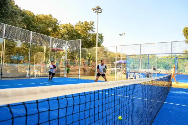 Terrain de padel : Paradú EcoVillage & Resort, Castagneto Carducci - photo 1