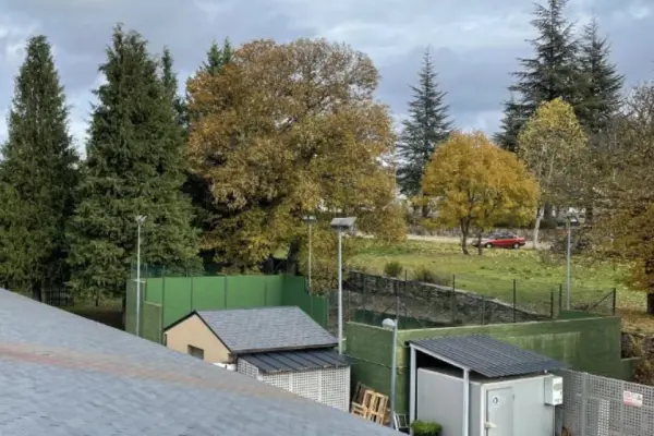 Padelplatz bei Parador de Puebla de Sanabria, Kastilien und León - Foto 1