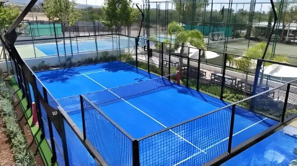 Pista de pádel en Parklane Resort & Spa, Limasol - foto 1
