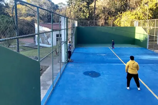 Padelplatz bei Parque de Minas Hotel Vacacional, Departamento de Lavalleja - Foto 1