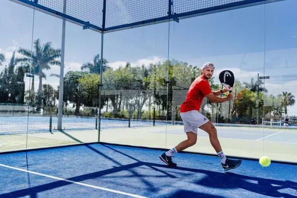 Padelplatz bei Playitas Hotel - Sports Resort, Kanarische Inseln - Foto 3