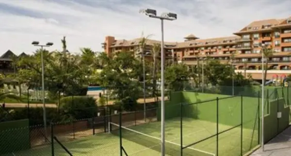 Pista de pádel en Puerto Antilla Grand Hotel, Andalucía - foto 2