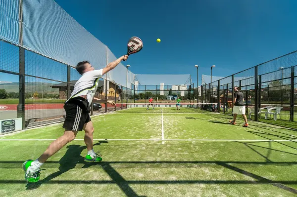 Terrain de padel : Puigcerda Park Hotel, Catalogne - photo 1