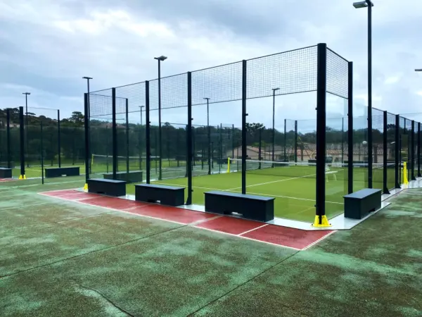 Padel court at Résidence Marina Di Santa Giulia, Corsica - photo 1