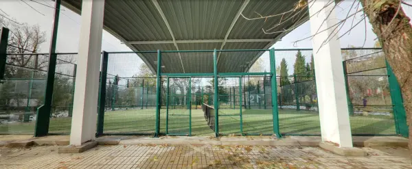 Pista de pádel en Residencia Albergue Jaca, Aragón - foto 1
