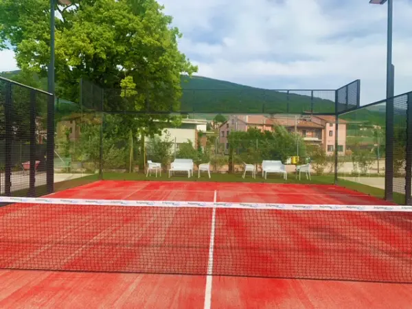 Terrain de padel : Residenza Le Querce, Fossato di Vico - photo 1