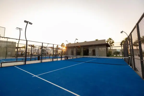 Padelplatz bei Shades Beach Club, Mekka - Foto 2