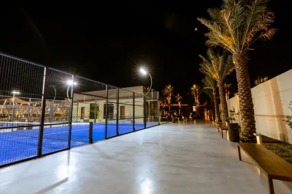 Terrain de padel : Shades Beach Club, La Mecque - photo 3