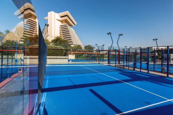 Padelplatz bei Sheraton Grand Doha Resort & Convention Hotel, Doha - Foto 2
