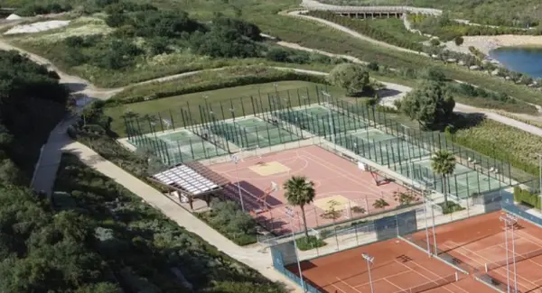 Pista de pádel en SO/ Sotogrande Spa & Golf Resort Hotel, Andalucía - foto 4