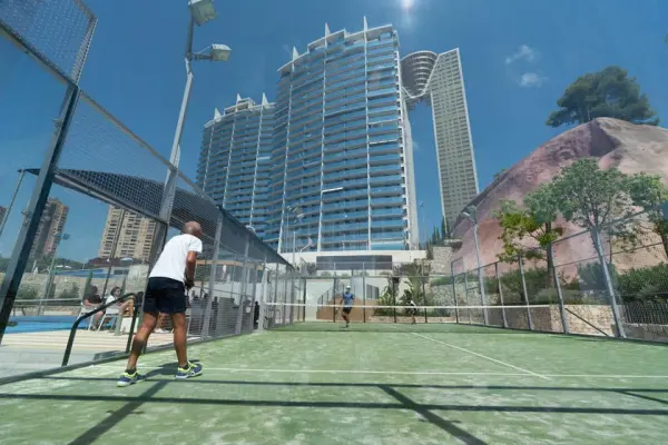 Pista de pádel en Sunset Drive Benidorm by Mar Holidays, Comunidad Valenciana - foto 1